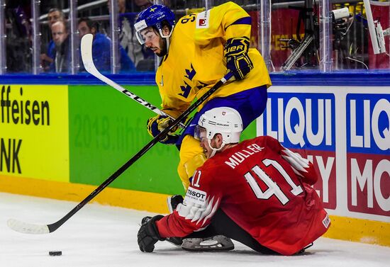 Ice hockey. 2018 IIHF World Championship. Switzerland vs. Sweden