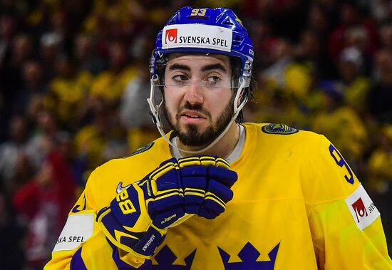 Ice hockey. 2018 IIHF World Championship. Switzerland vs. Sweden