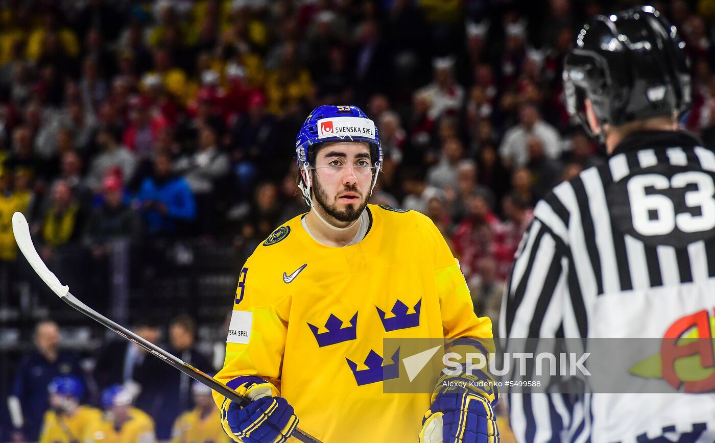 Ice hockey. 2018 IIHF World Championship. Switzerland vs. Sweden