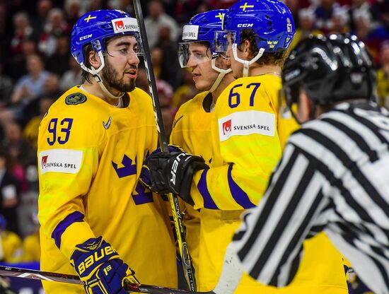 Ice hockey. 2018 IIHF World Championship. Switzerland vs. Sweden