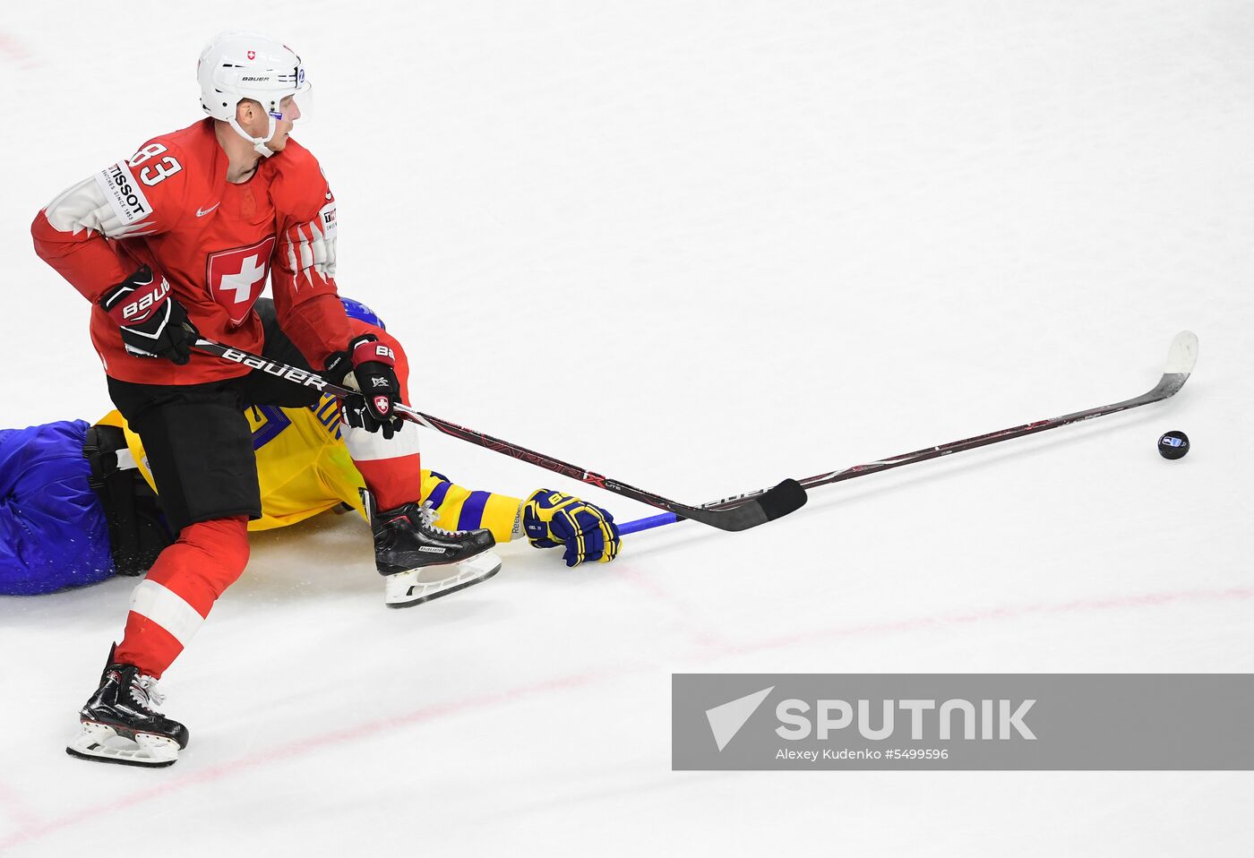 Ice hockey. 2018 IIHF World Championship. Switzerland vs. Sweden