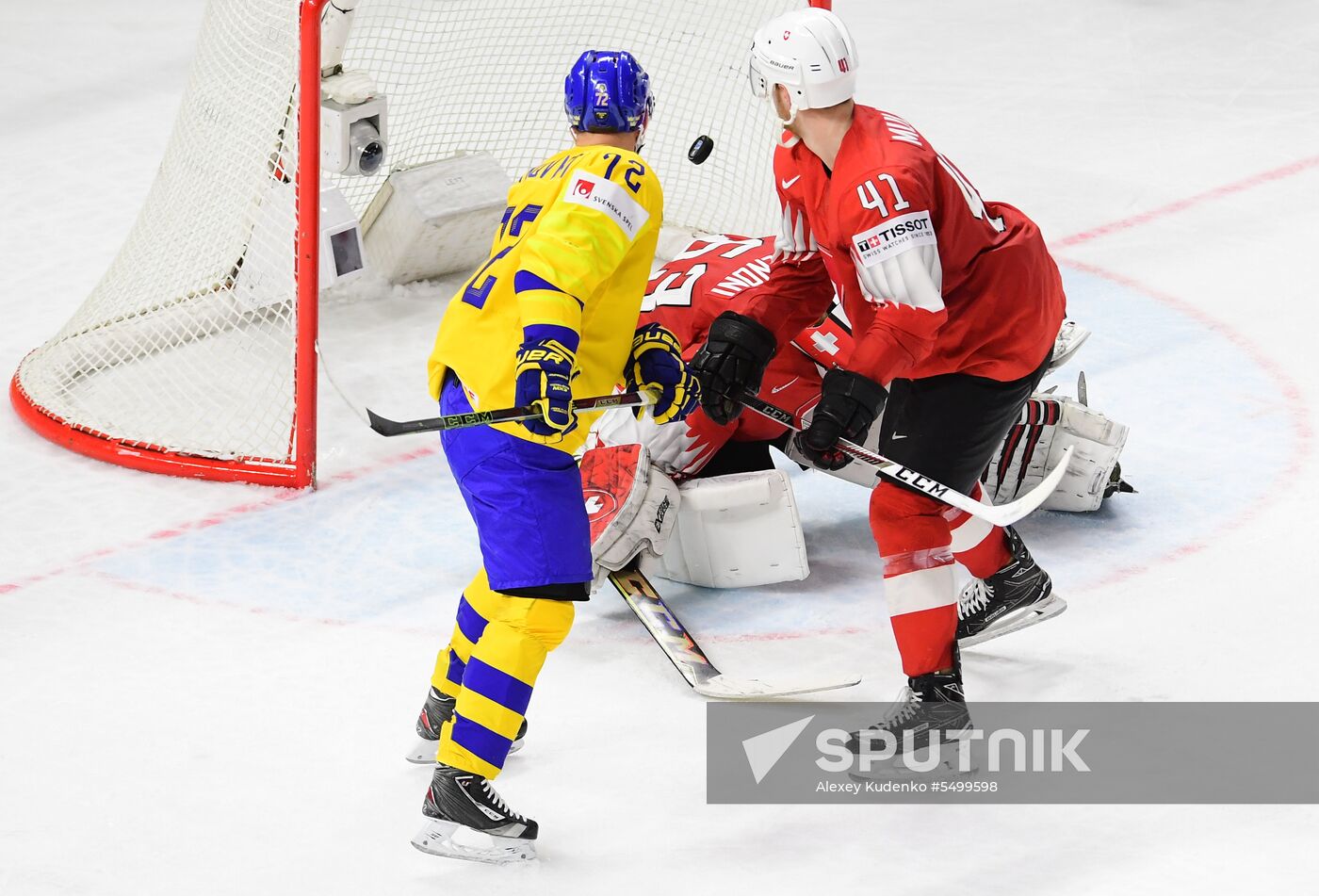 Ice hockey. 2018 IIHF World Championship. Switzerland vs. Sweden