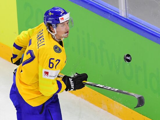 Ice hockey. 2018 IIHF World Championship. Switzerland vs. Sweden