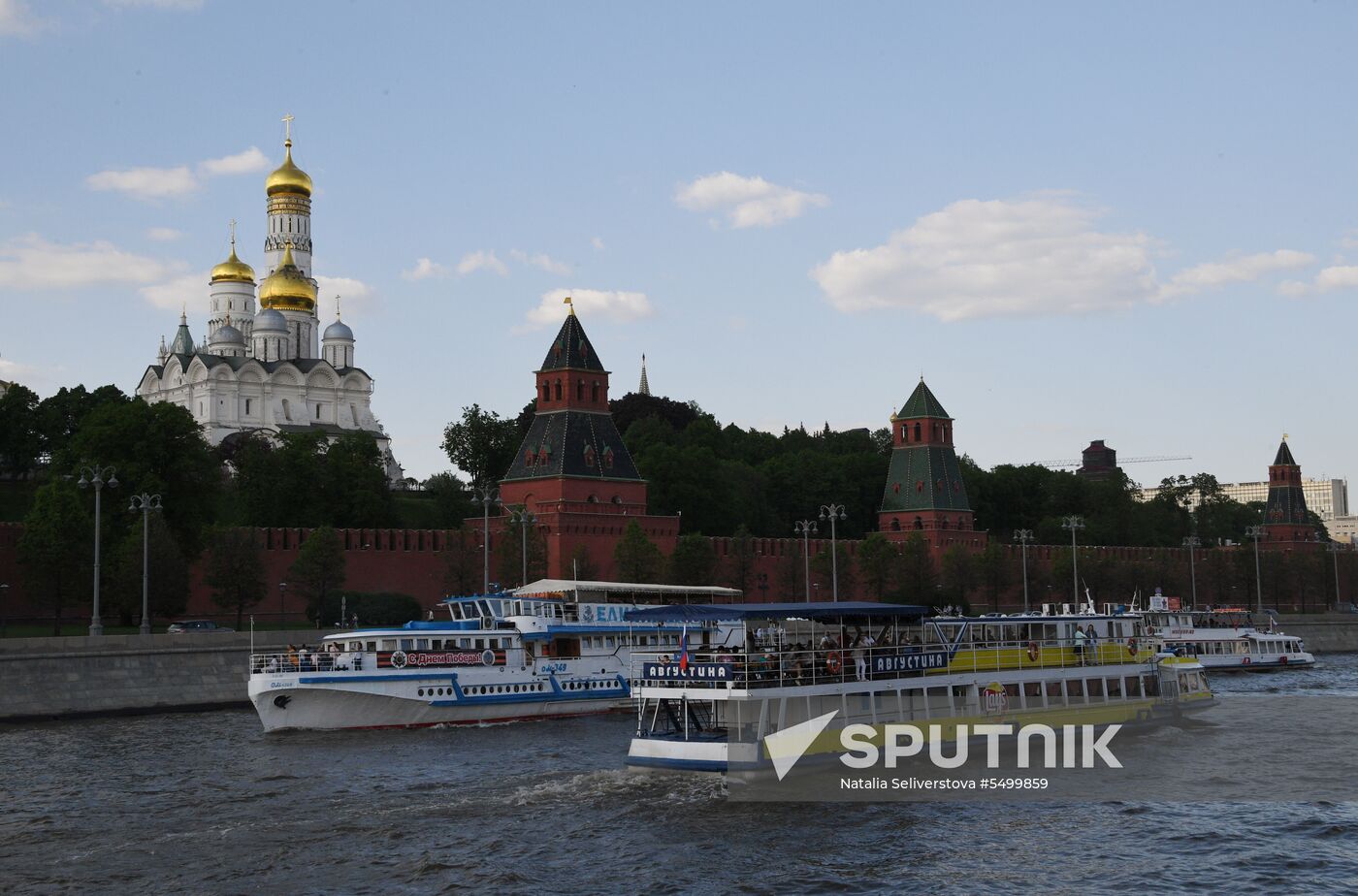 Navigation on Moskva River