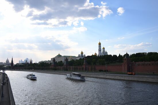 Navigation on Moskva River