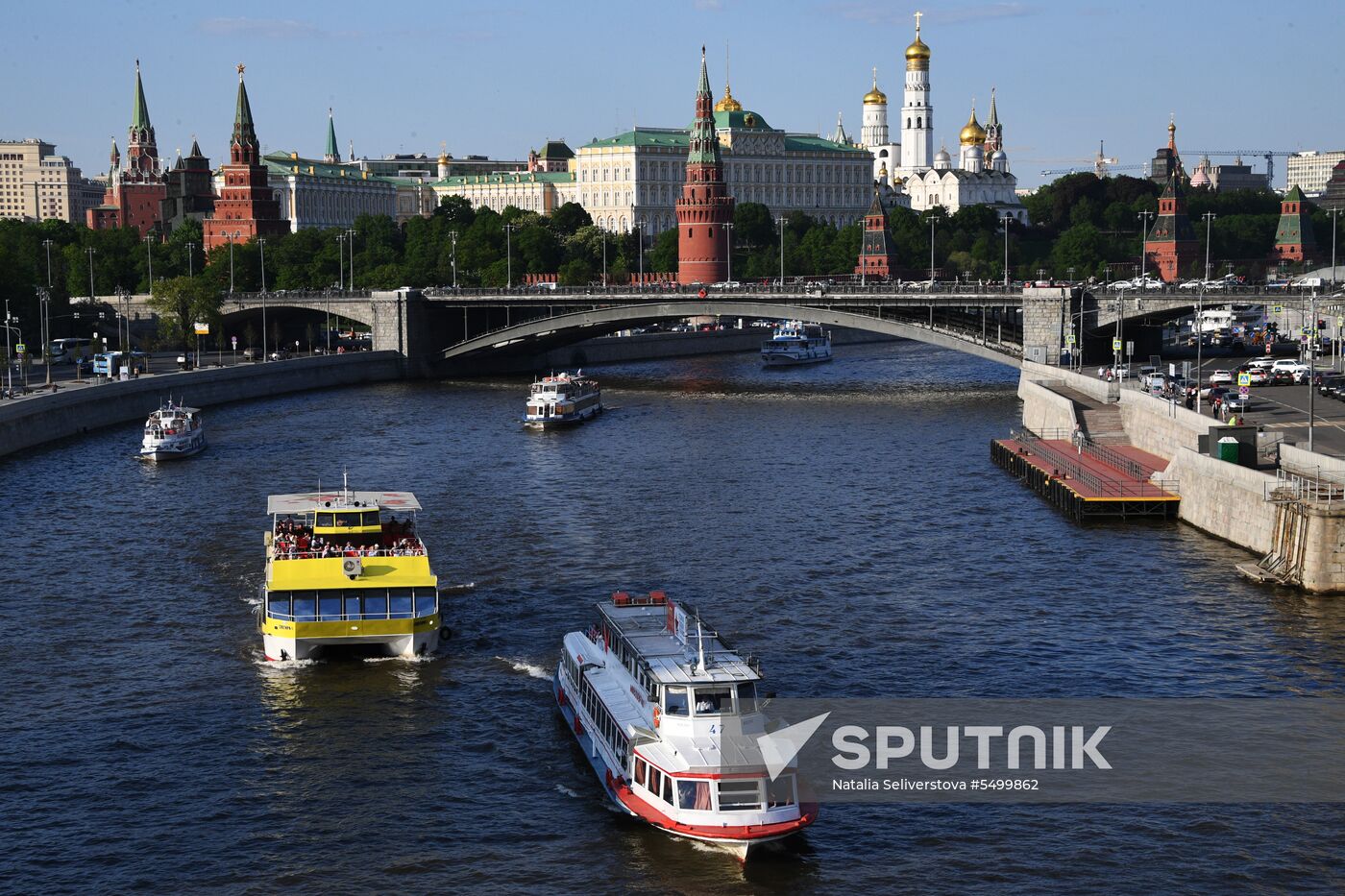 Navigation on Moskva River