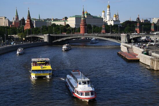 Navigation on Moskva River