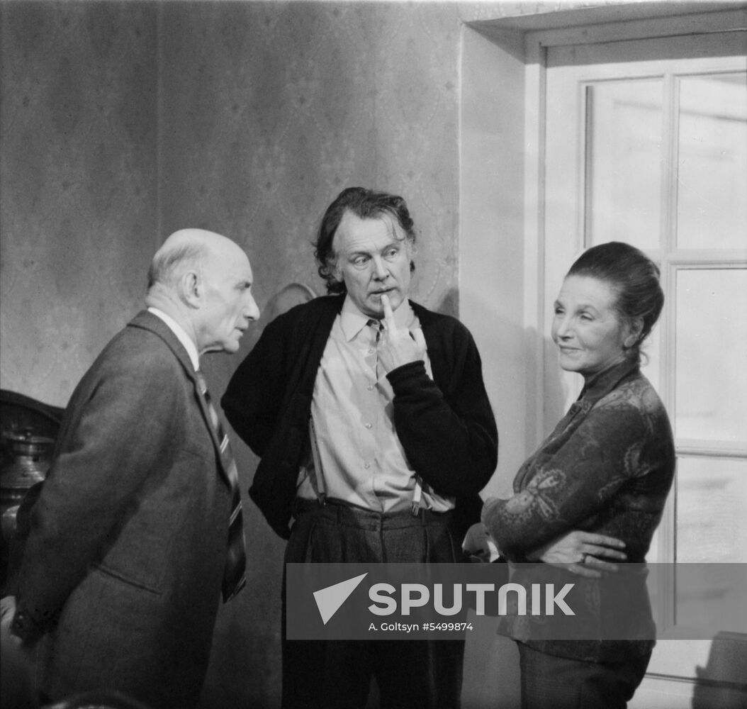 Sergei Gerasimov, Innokenty Smoktunovsky and Tamara Makarova