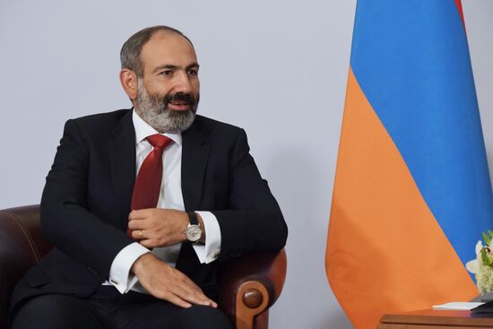 President Putin meets with Armenian Prime Minister Pashinyan