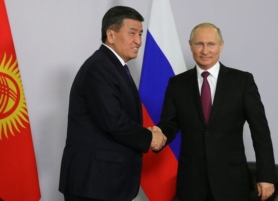 President Putin meets with Kyrgyz President Jeenbekov