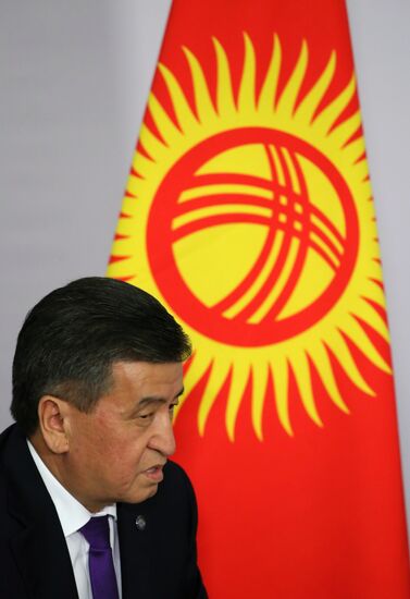 President Putin meets with Kyrgyz President Jeenbekov