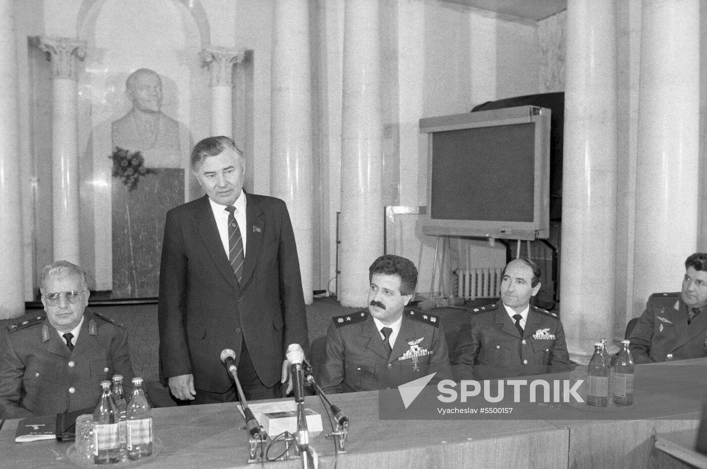 Syrian cosmonauts visit USSR