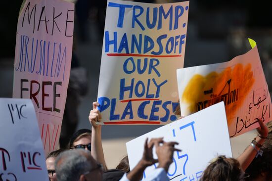 Protests in Palestine due to US Embassy transfer to Jerusalem