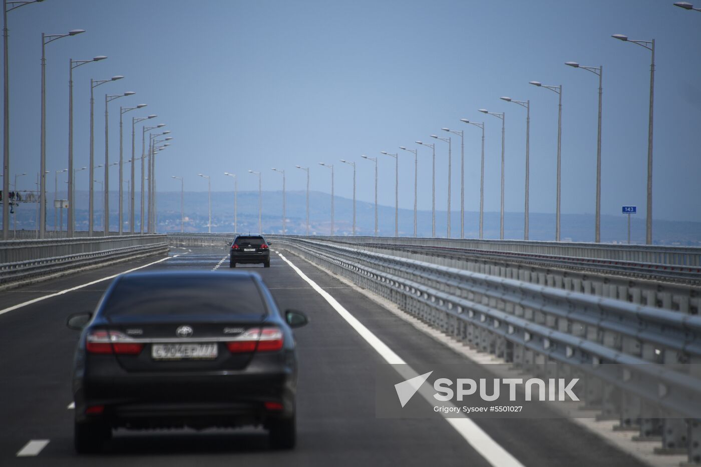 Crimean bridge opens for automobile transport