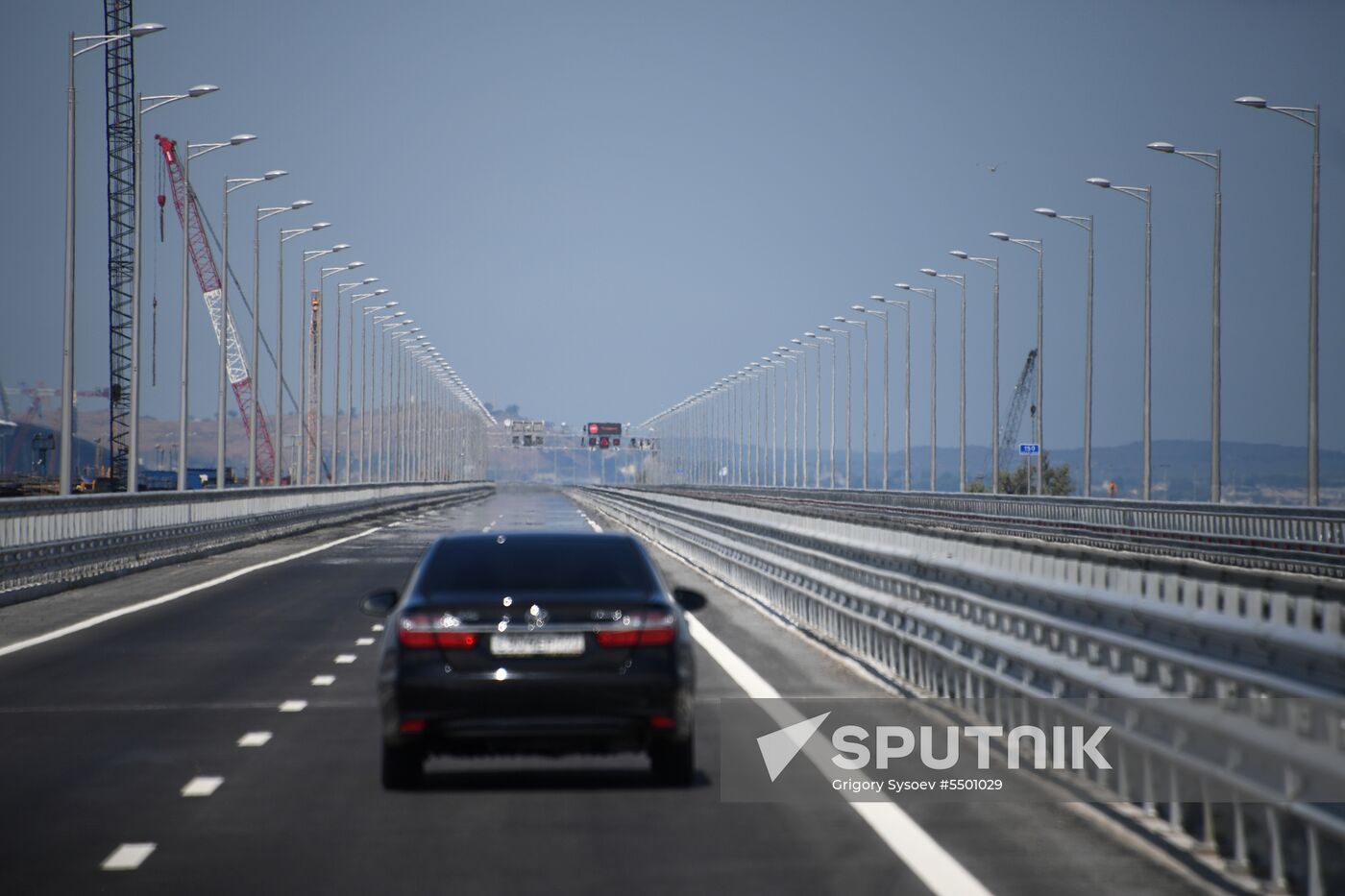 Crimean bridge opens for automobile transport