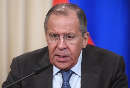 Foreign Minister Sergei Lavrov meets with Philippine counterpart, Alan Peter Cayetano