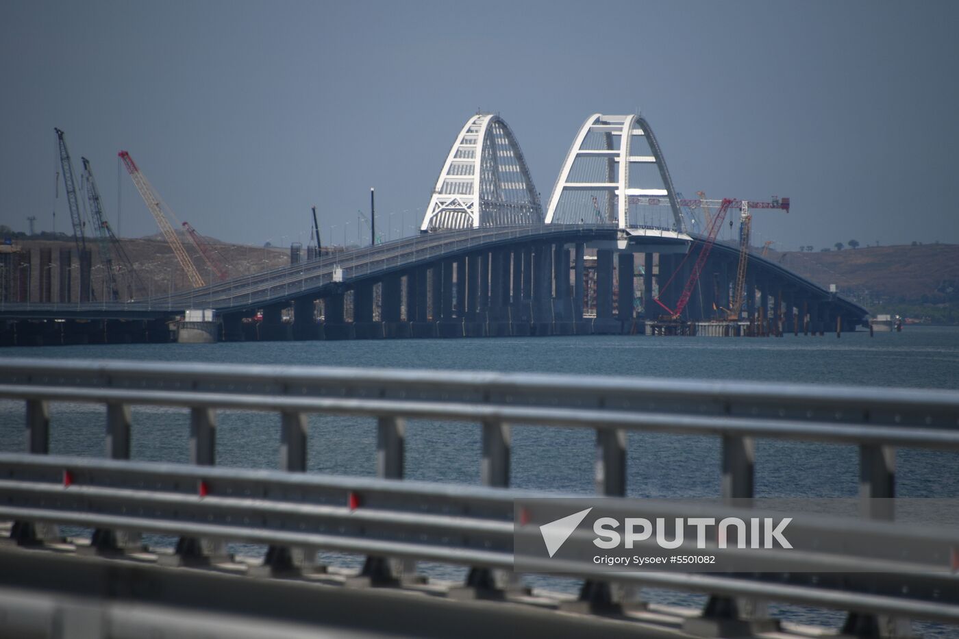 Crimean bridge opens for automobile transport