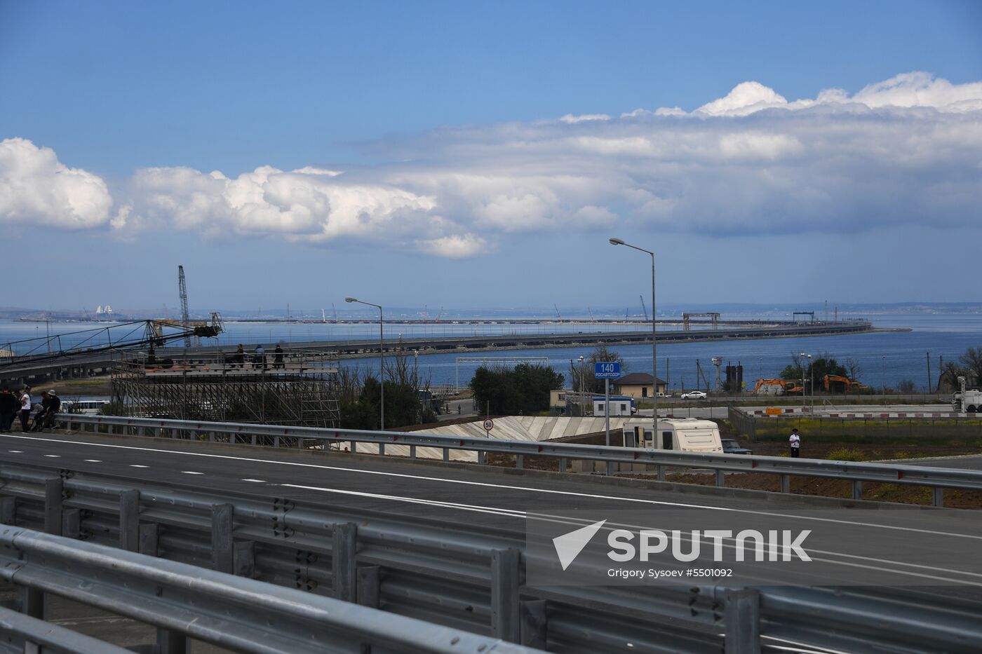 Crimean bridge opens for automobile transport