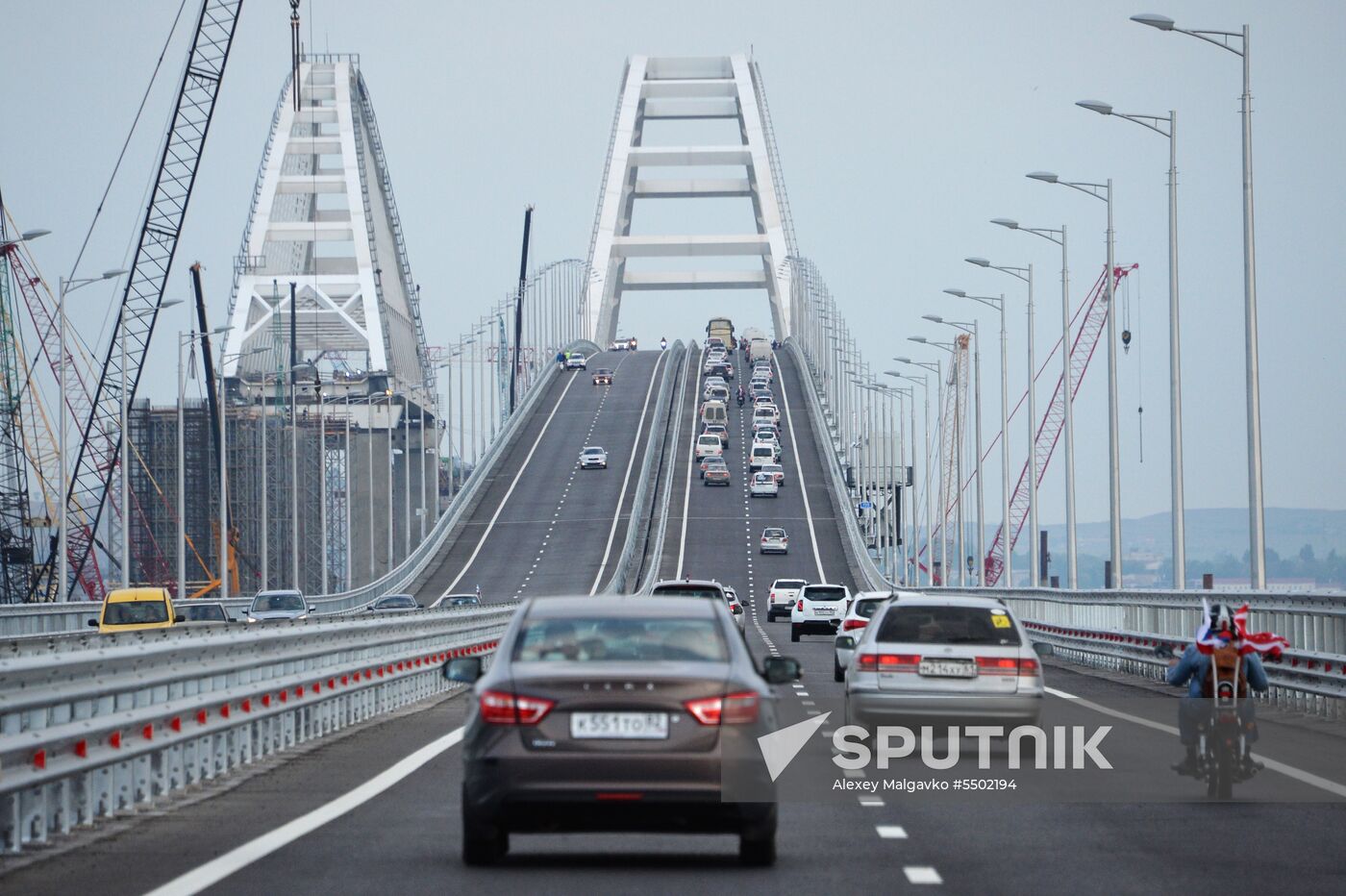 Crimean Bridge open for car traffic