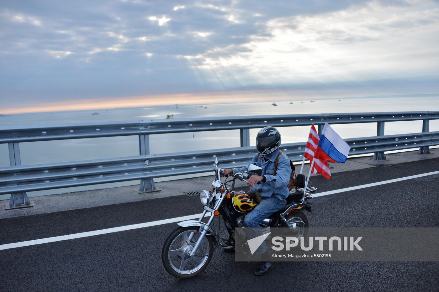 Crimean Bridge open for car traffic