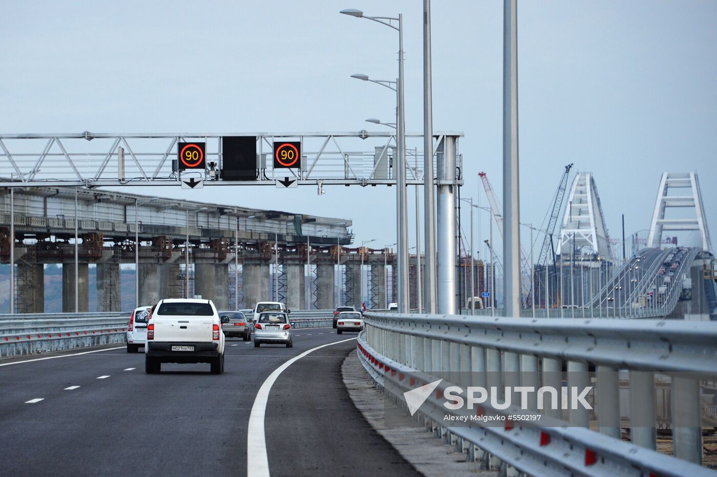 Crimean Bridge open for car traffic