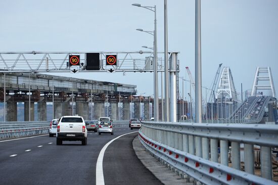 Crimean Bridge open for car traffic