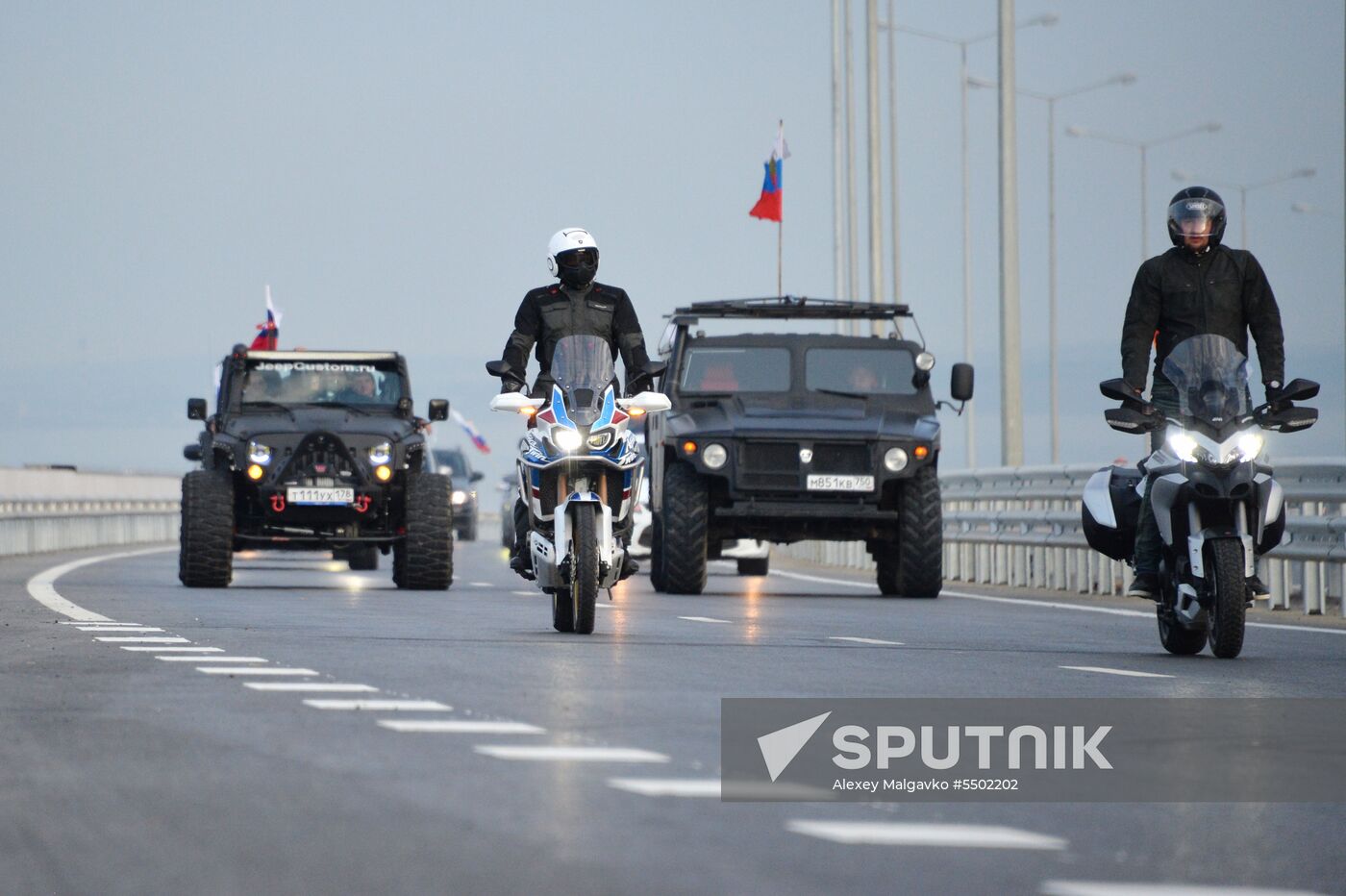 Crimean Bridge open for car traffic