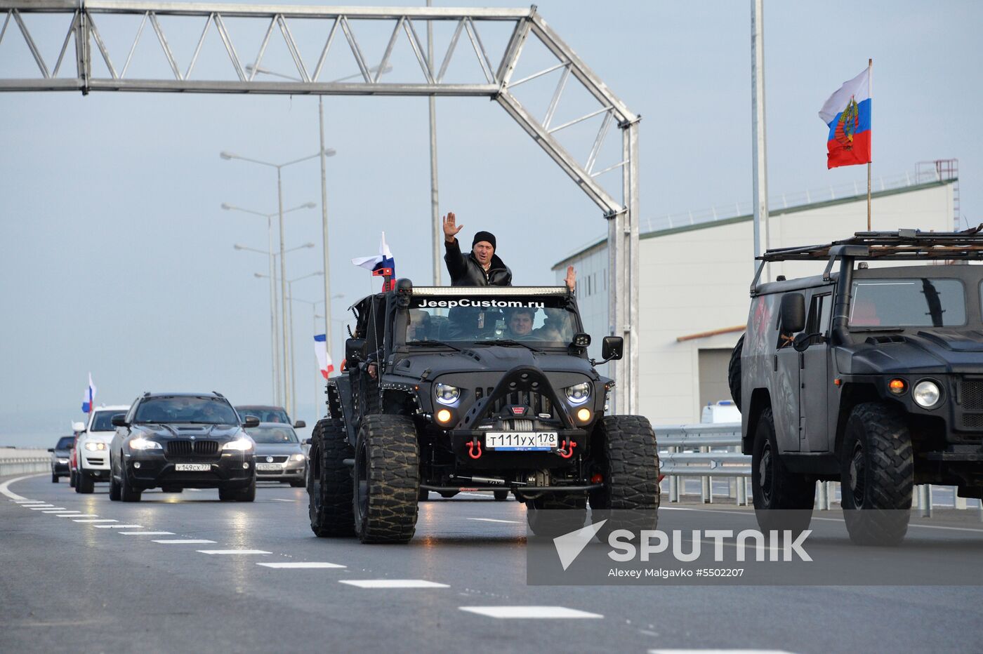 Crimean Bridge open for car traffic