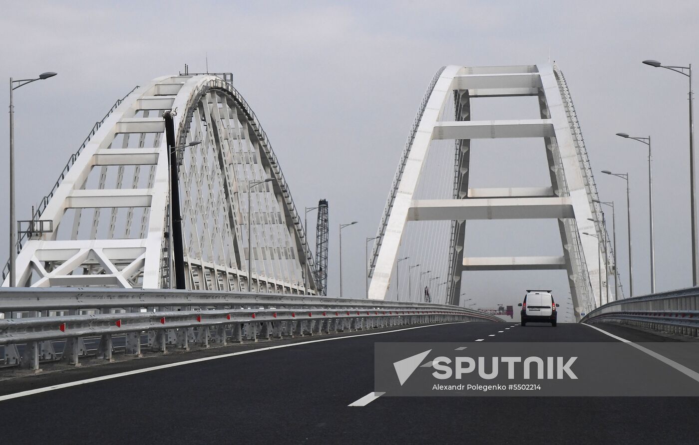 Crimean Bridge open for car traffic
