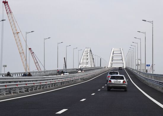 Crimean Bridge open for car traffic