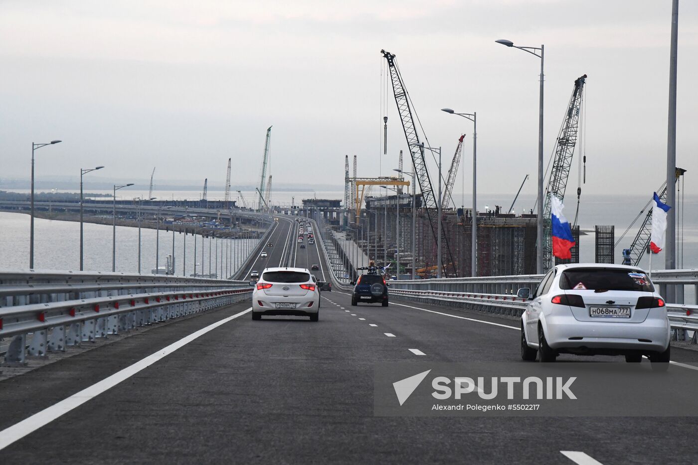 Crimean Bridge open for car traffic