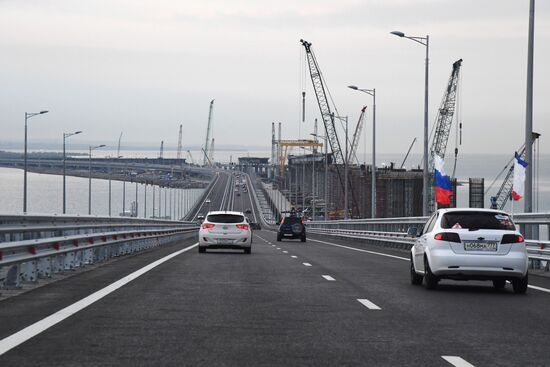 Crimean Bridge open for car traffic