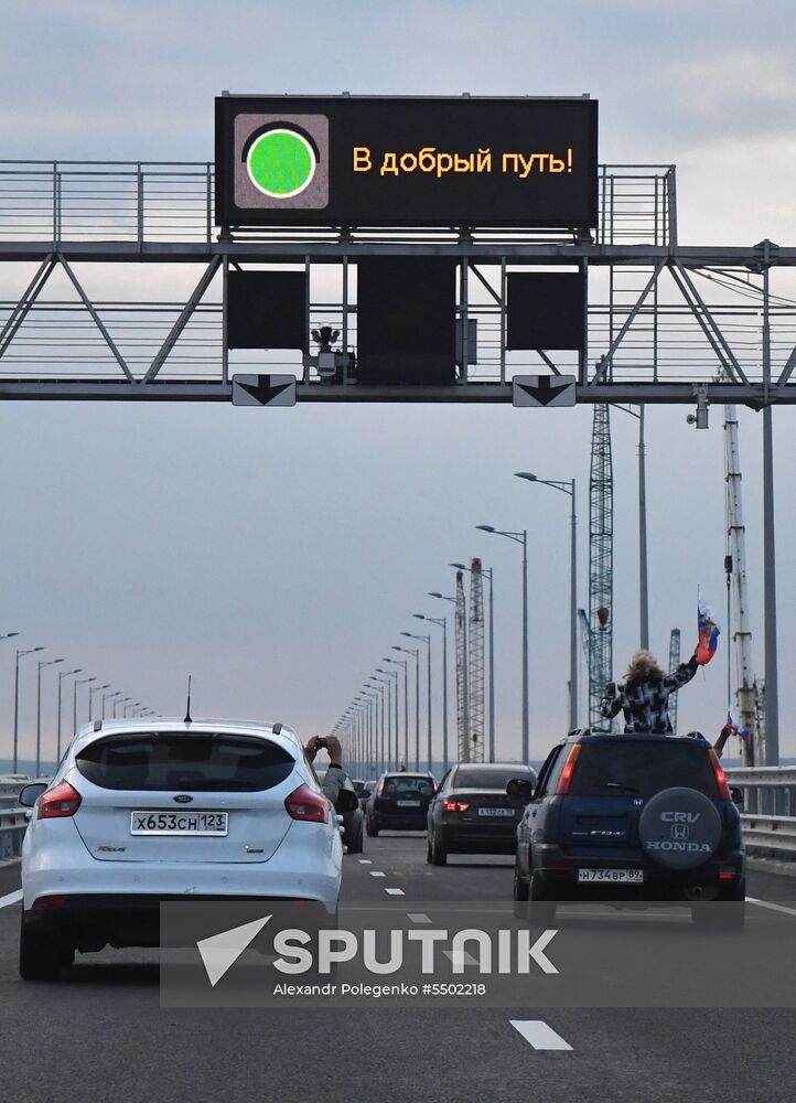Crimean Bridge open for car traffic