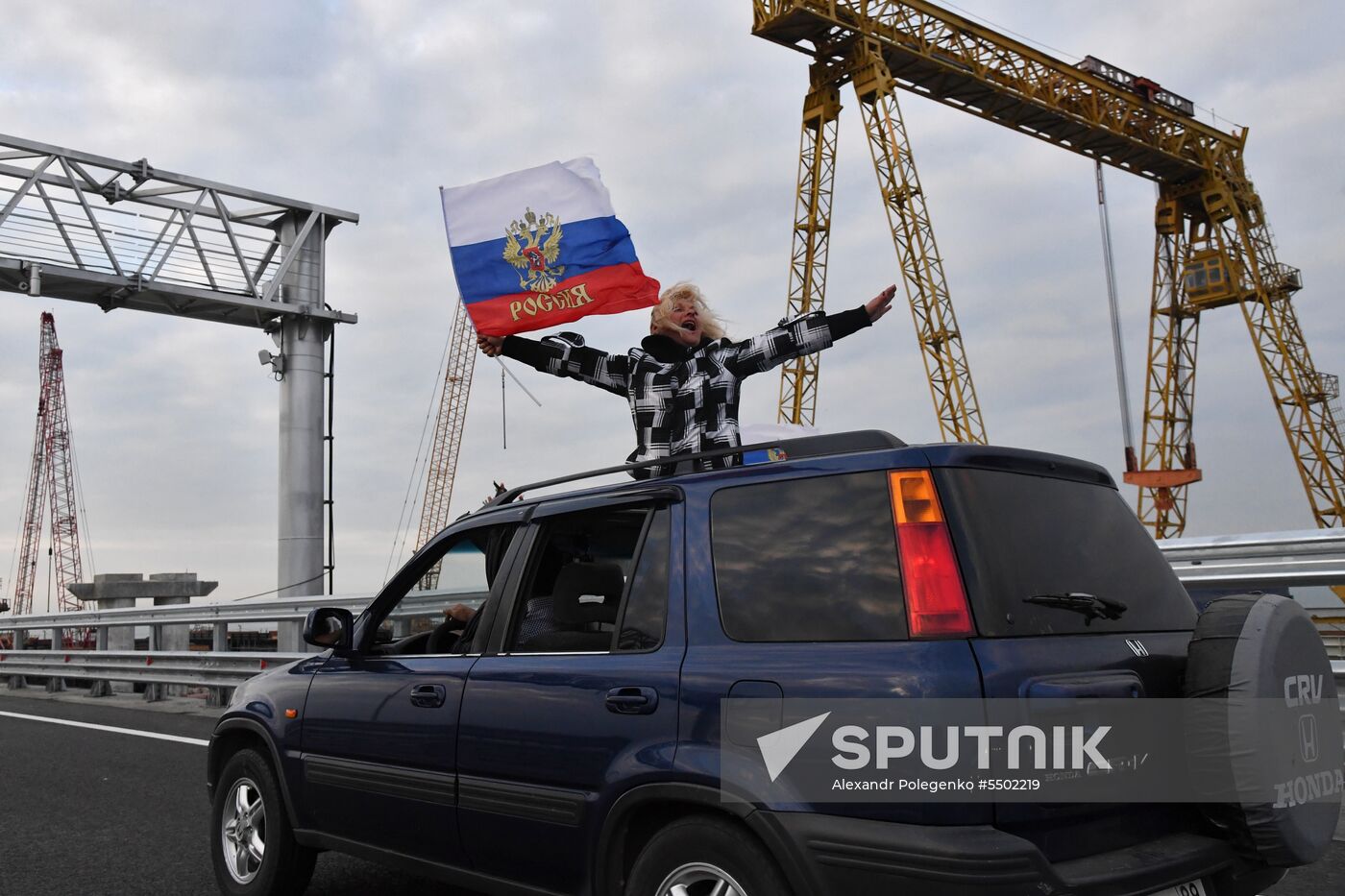Crimean Bridge open for car traffic