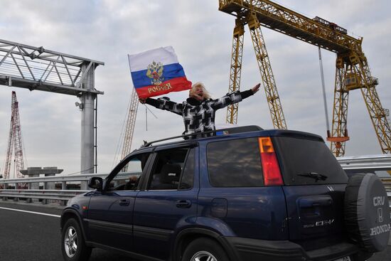 Crimean Bridge open for car traffic