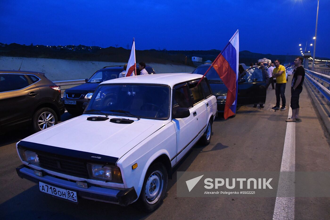 Crimean Bridge open for car traffic
