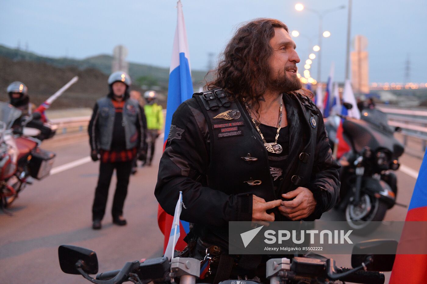 Crimean Bridge open for car traffic