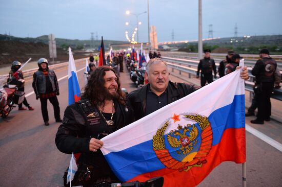 Crimean Bridge open for car traffic