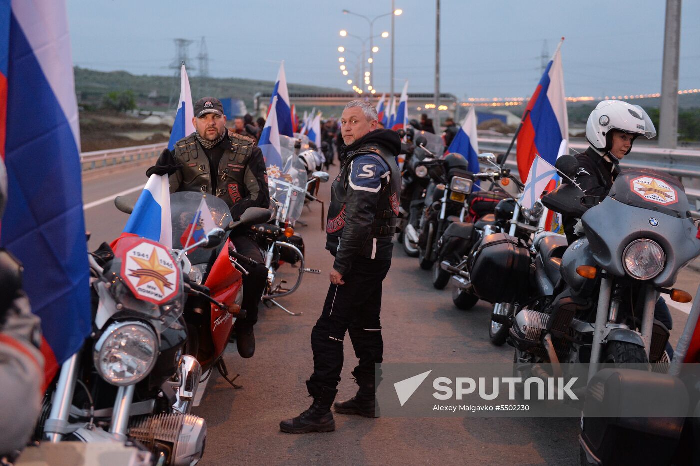 Crimean Bridge open for car traffic