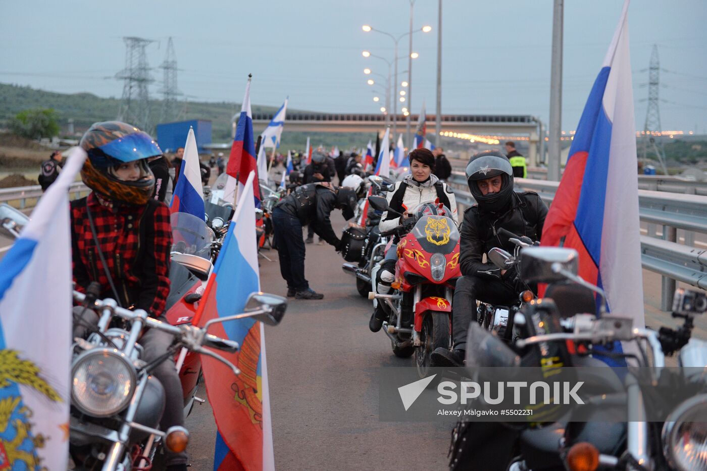 Crimean Bridge open for car traffic
