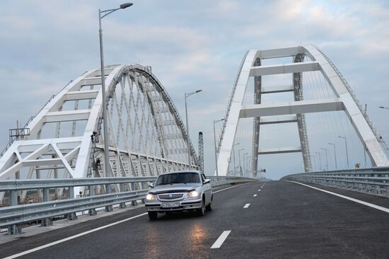 Crimean Bridge open for car traffic