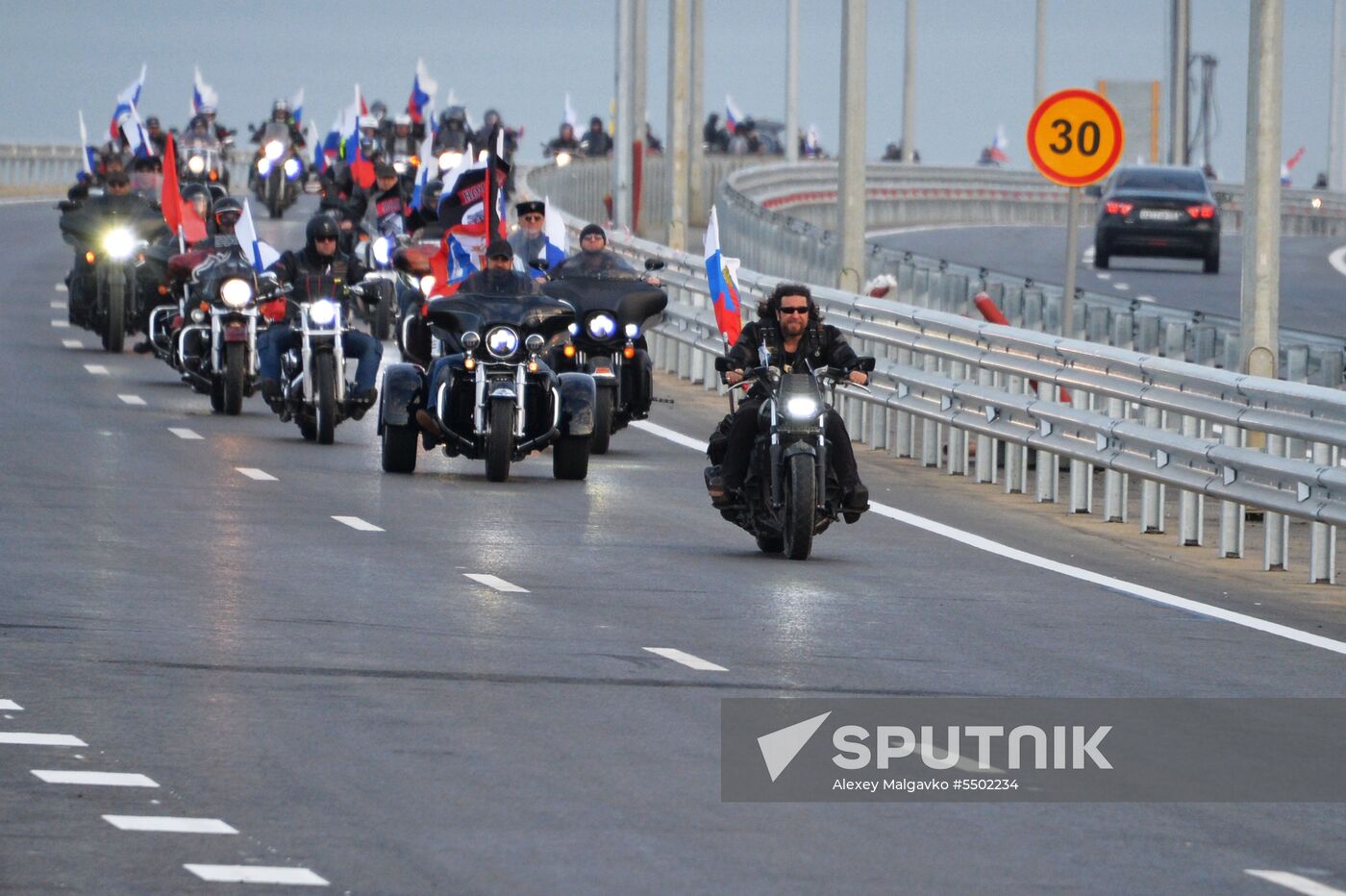 Crimean Bridge open for car traffic