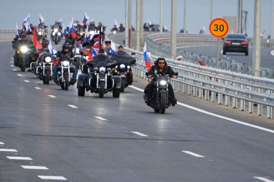 Crimean Bridge open for car traffic