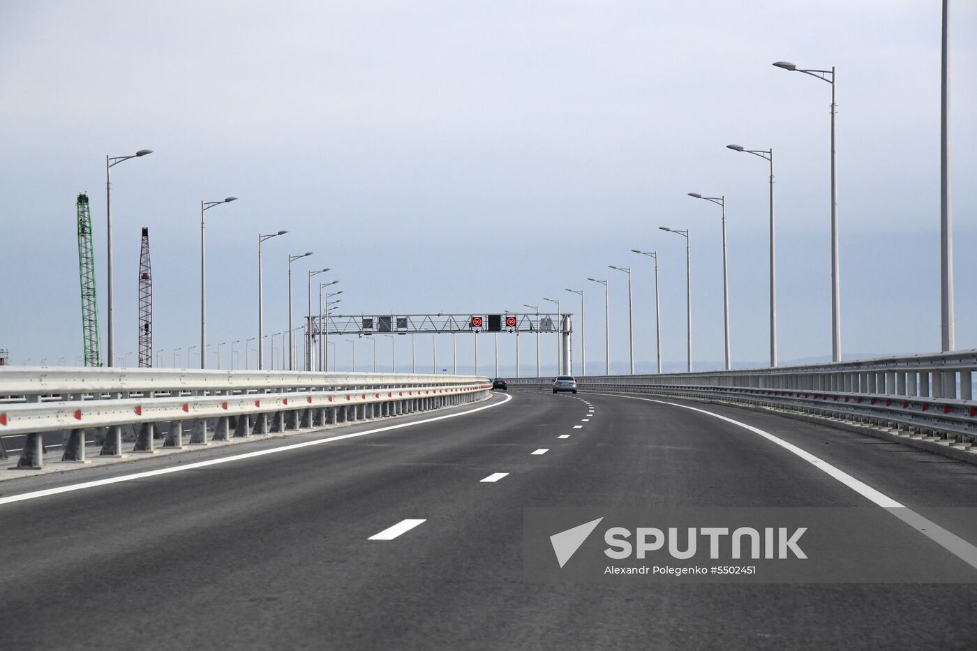 Crimean Bridge open for car traffic