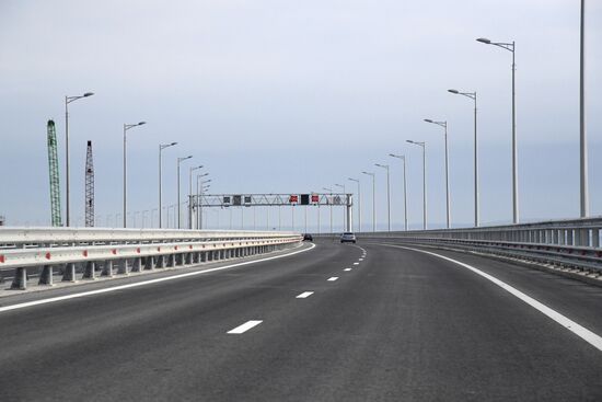 Crimean Bridge open for car traffic