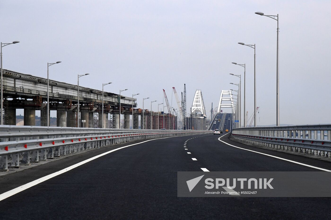 Crimean Bridge open for car traffic