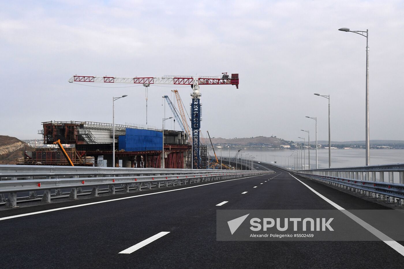 Crimean Bridge open for car traffic