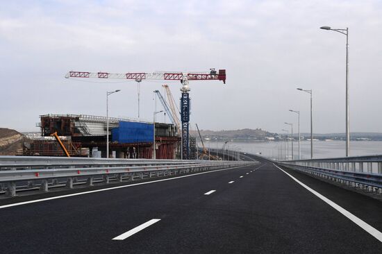Crimean Bridge open for car traffic