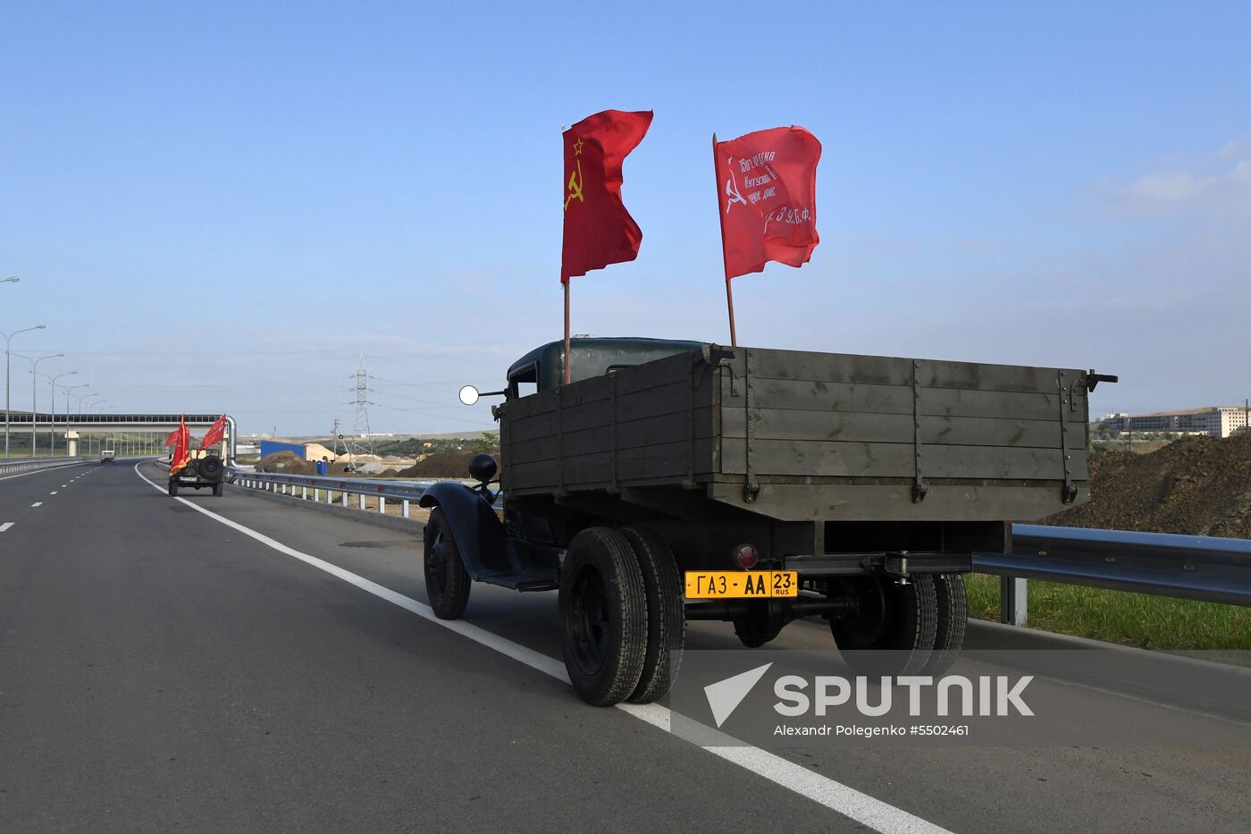 Crimean Bridge open for car traffic