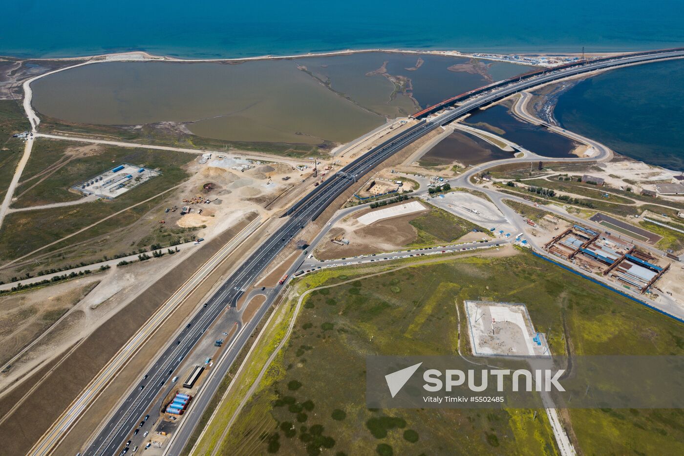 Crimean Bridge open for car traffic